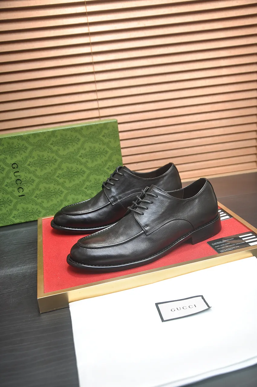 Men's shoes 💰580💶 Brand: GUCCI (Gucci) Standard code: Men's code 38/44 (45 can be customized) Grade: Same as the official website Original quality Material: Original cowhide Water-dyed cowhide lining Original rubber outsole Style category: Men's fashionable casual leather shoes Distinguished big-name luxury elements Top luxury Color: Actual picture